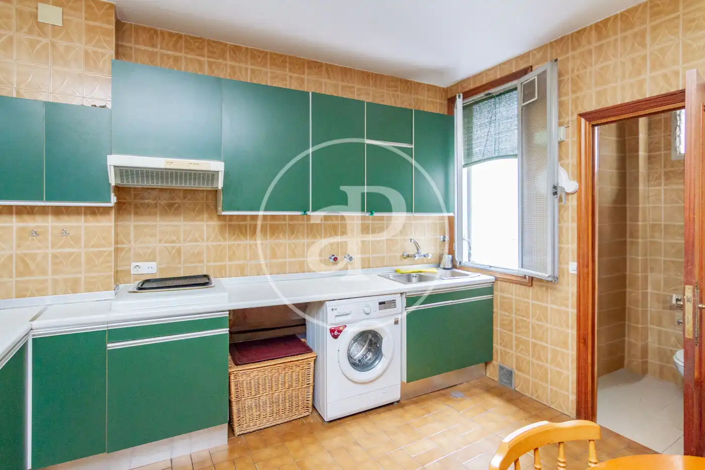 Kitchen of Flat for sale in Madrid  with Heating, Storage room and Balcony