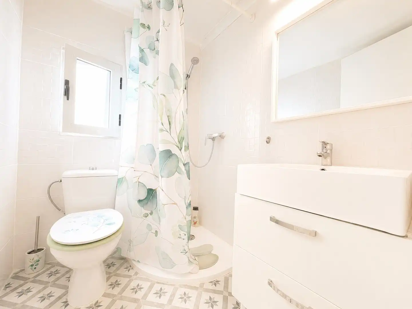 Bathroom of Flat for sale in Sueca  with Air Conditioner, Terrace and Storage room