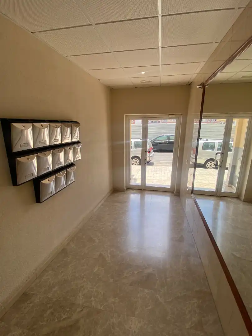 Piso con ascensor en venta en Calle la Gaviota, imagen 3