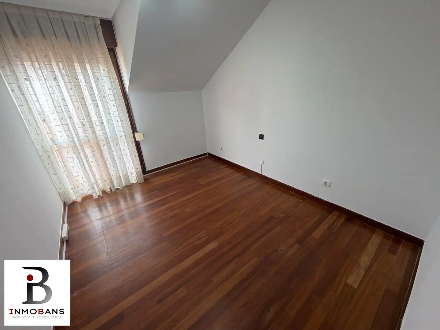 Habitación de Ático en venta en Santoña con Calefacción y Balcón
