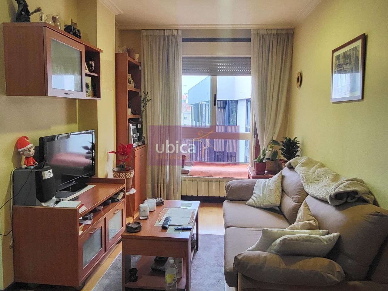 Living room of Apartment for sale in Vigo   with Heating, Parquet flooring and Storage room