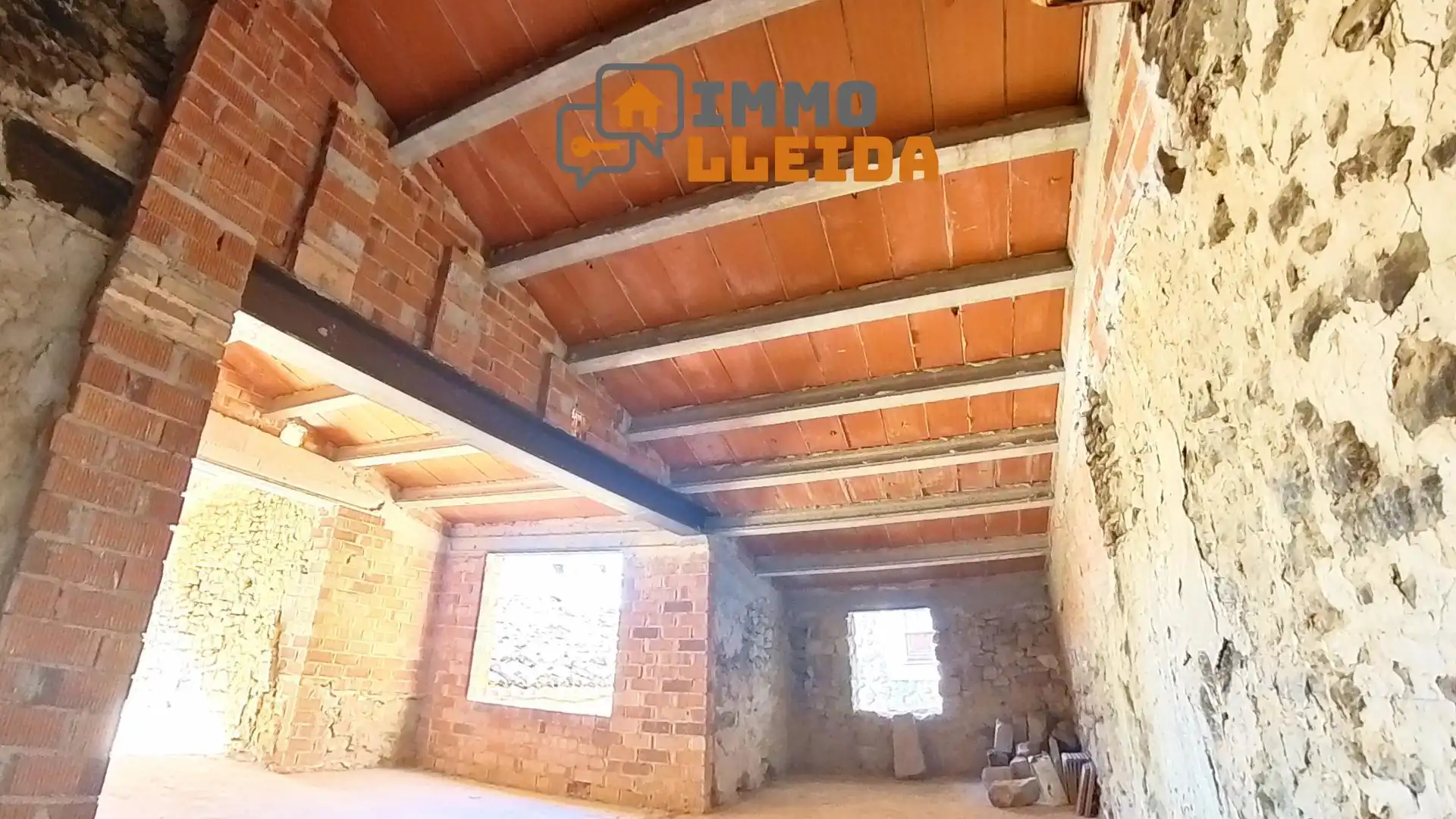 Casa adosada en venta en Vilanova de Meià con Terraza, Trastero y Balcón