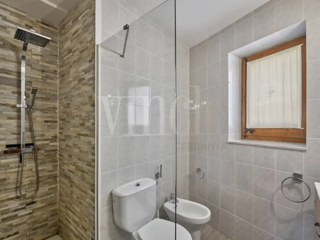 Baño de Casa adosada en venta en Urús con Parquet y Terraza