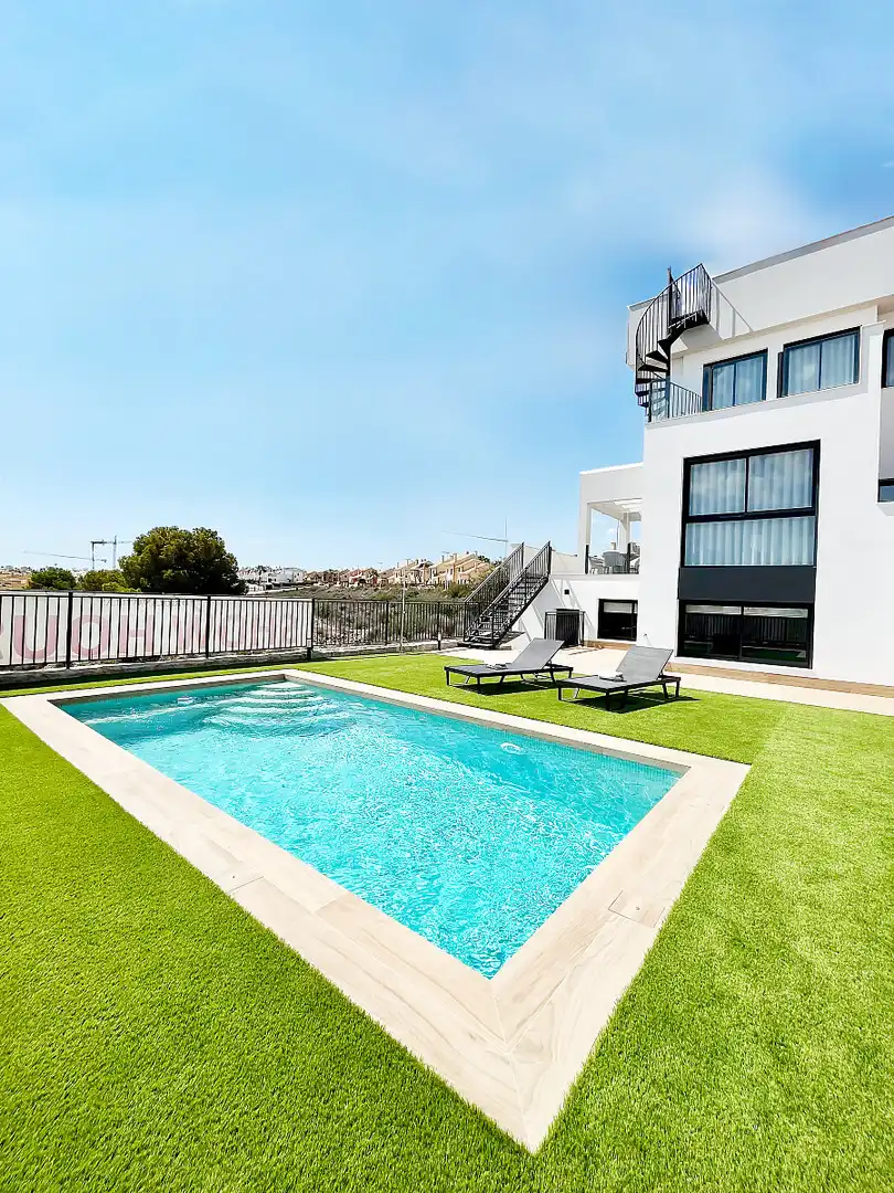 House with terrace for sale in Algorfa