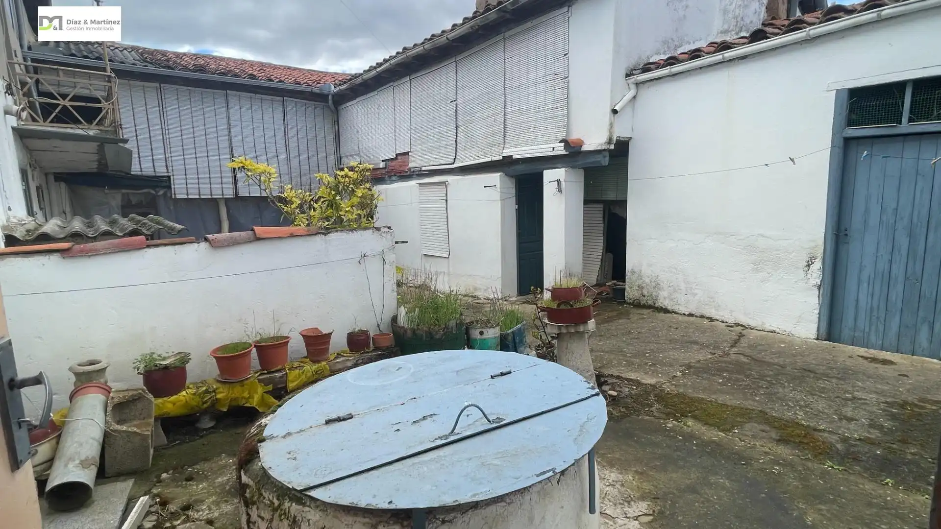 Vista exterior de Casa o xalet en venda en Bustillo del Páramo amb Calefacció