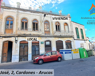 Vista exterior de Casa o xalet en venda en Arucas amb Terrassa i Balcó