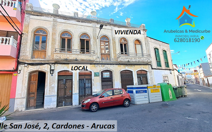 Vista exterior de Casa o xalet en venda en Arucas amb Terrassa i Balcó