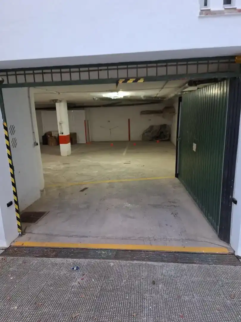 Parkplatz von Garage zur Miete in Rincón de la Victoria