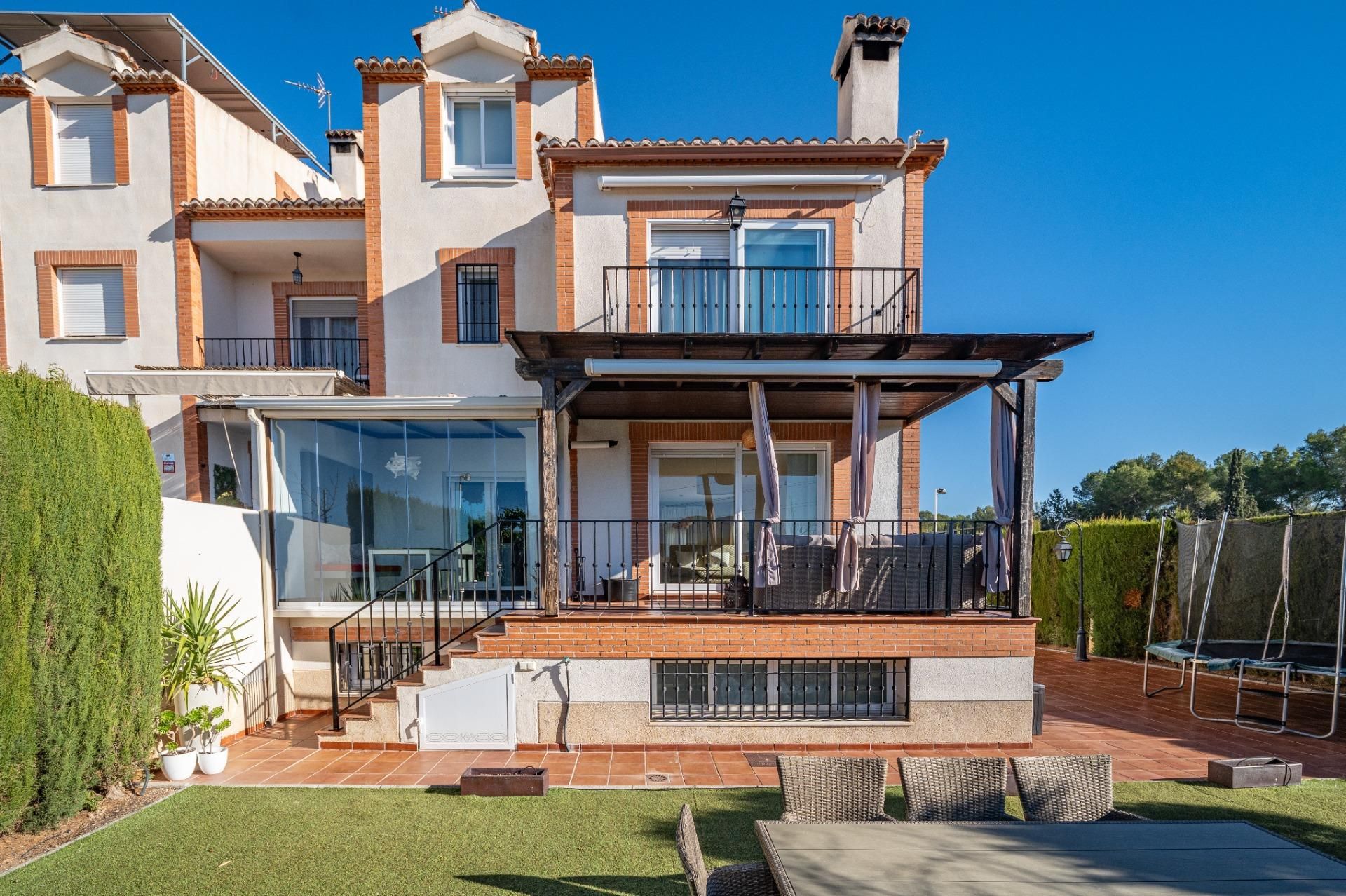 Exterior view of House or chalet for sale in Atarfe  with Air Conditioner, Heating and Private garden