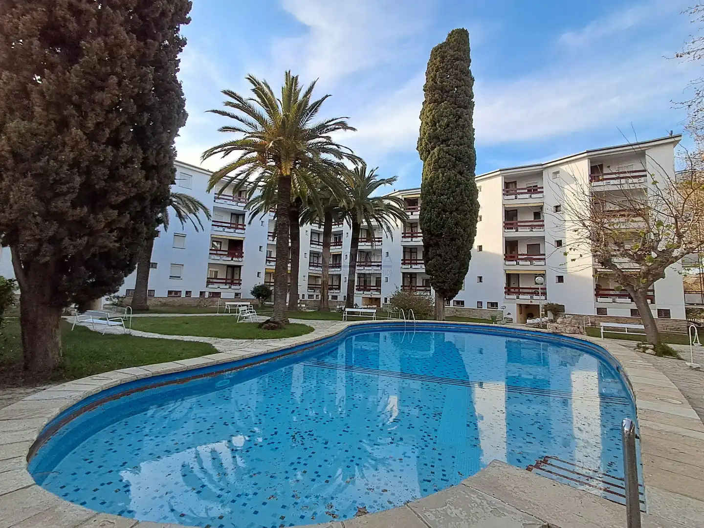 Swimming pool of Study for sale in Salou  with Air Conditioner, Heating and Balcony