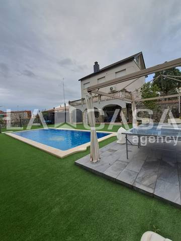 Casa-chalet en Venta en Carrer d'Europa en Can Parellada