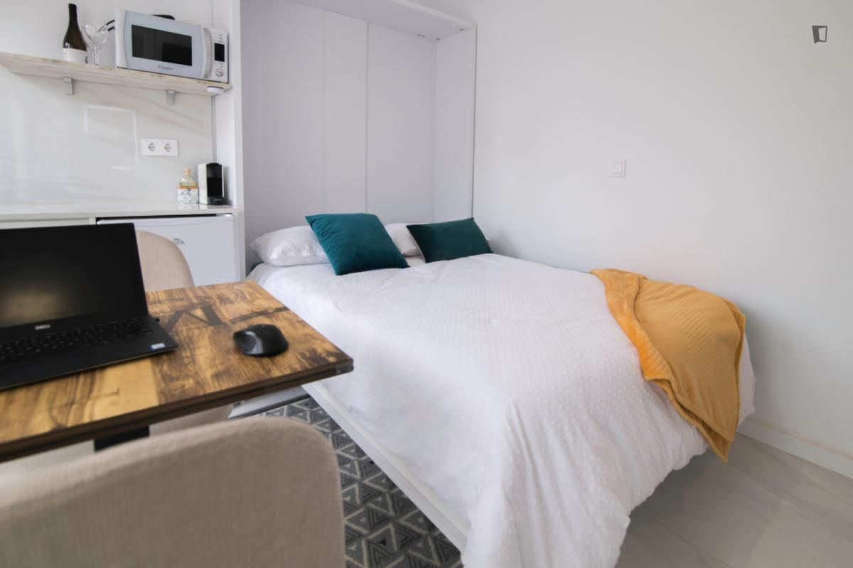 Bedroom of Study to rent in  Valencia Capital  with Air Conditioner, Furnished and Washing machine