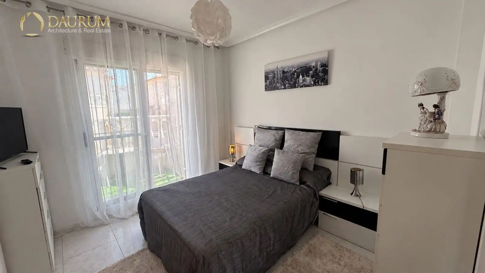 Casa bifamiliare con piscina in vendita a CALLE MARIA SAN GIL NOAIN, imagen 9