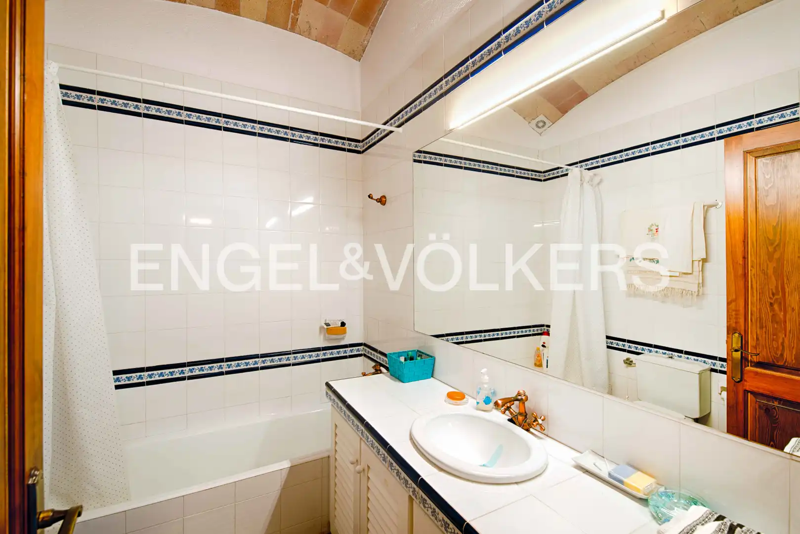 Bathroom of Detached homes for sale in Capmany  with Private garden and Terrace