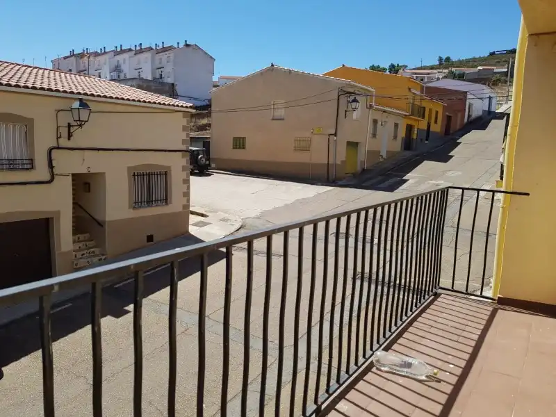 Vista exterior de Piso en venta en Aliseda con Jardín privado y Terraza