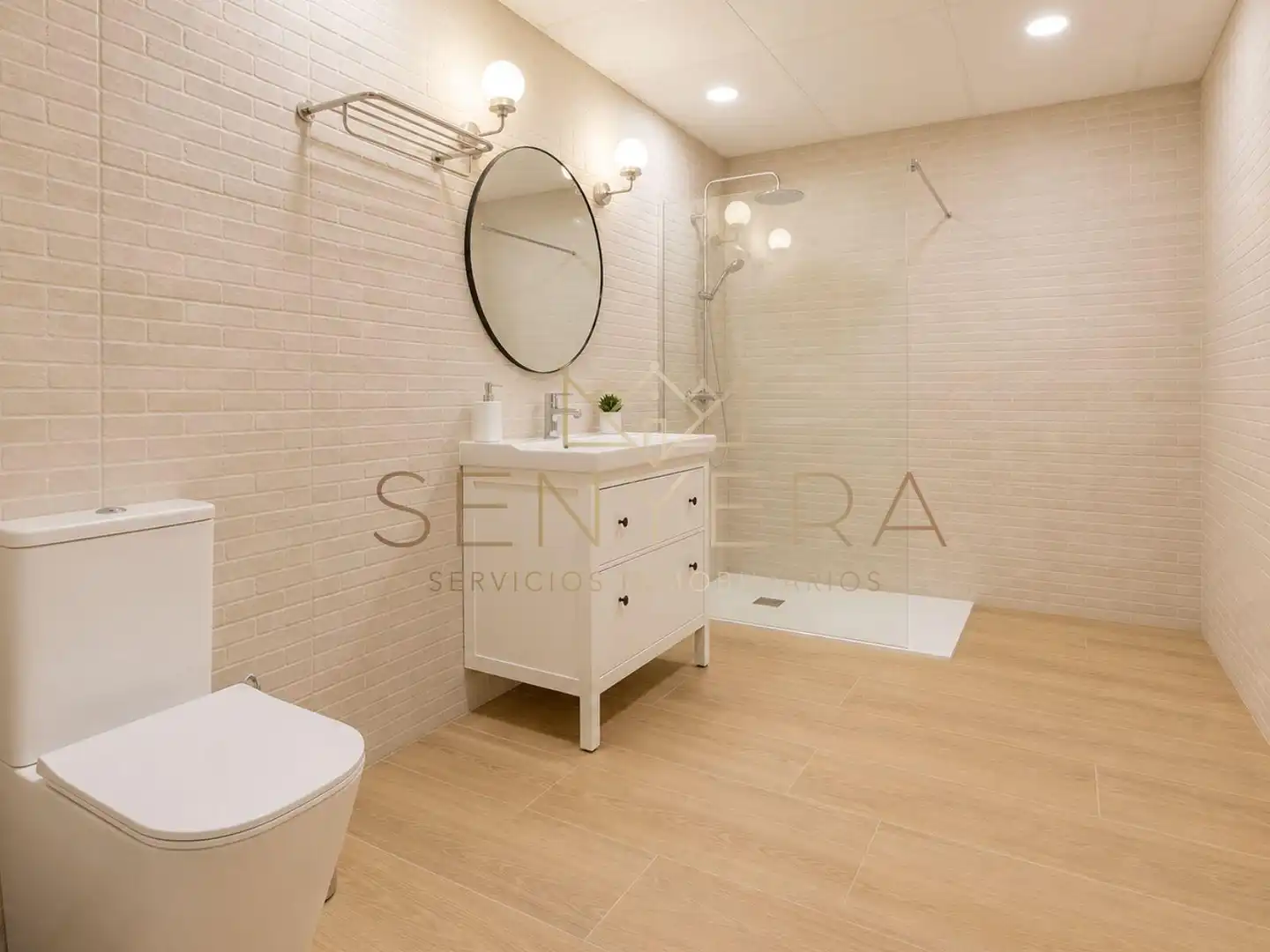 Bathroom of Study for sale in Valencia  with Air Conditioner and Furnished