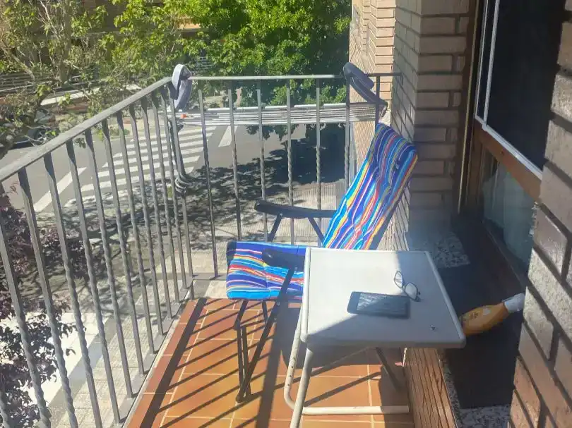 Terrassa de Pis de lloguer en Jaca amb Piscina