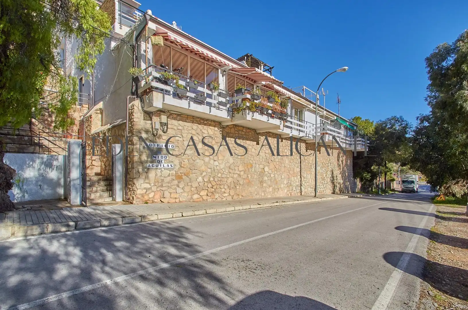Vista exterior de Piso en venta en El Campello con Aire acondicionado, Jardín privado y Terraza