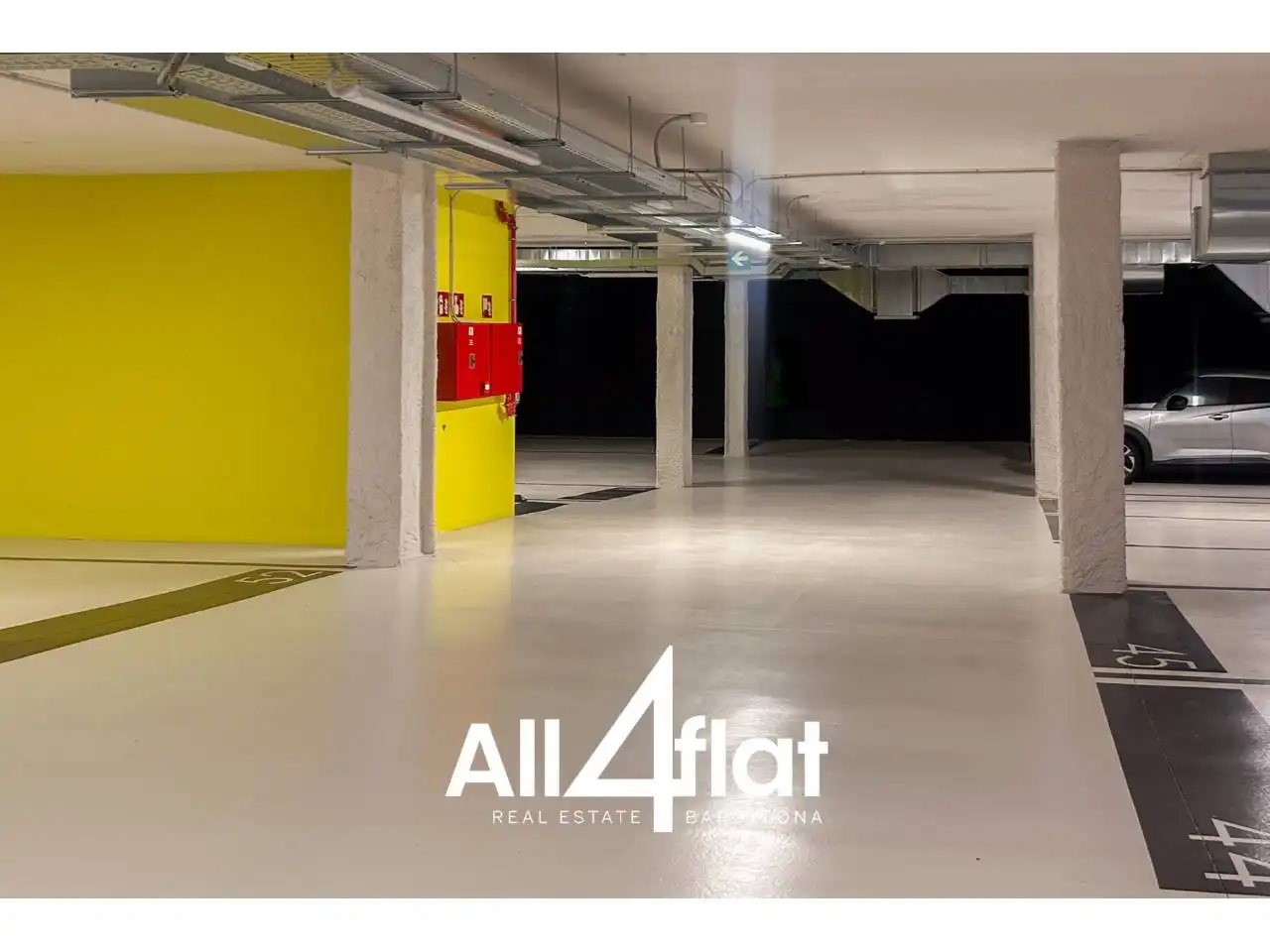 Parking of Flat for rent in Barcelona  with Air Conditioner, Heating and Furnished