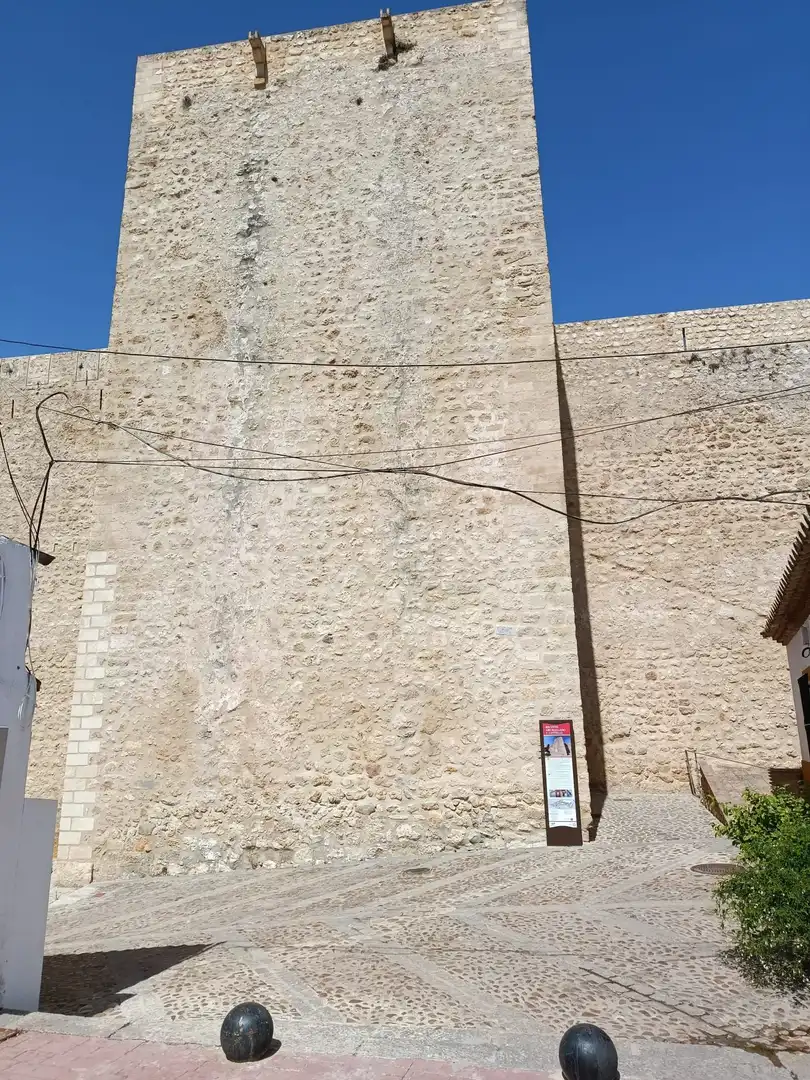Vista exterior de Casa o xalet en venda en Hornachuelos amb Terrassa, Traster i Moblat