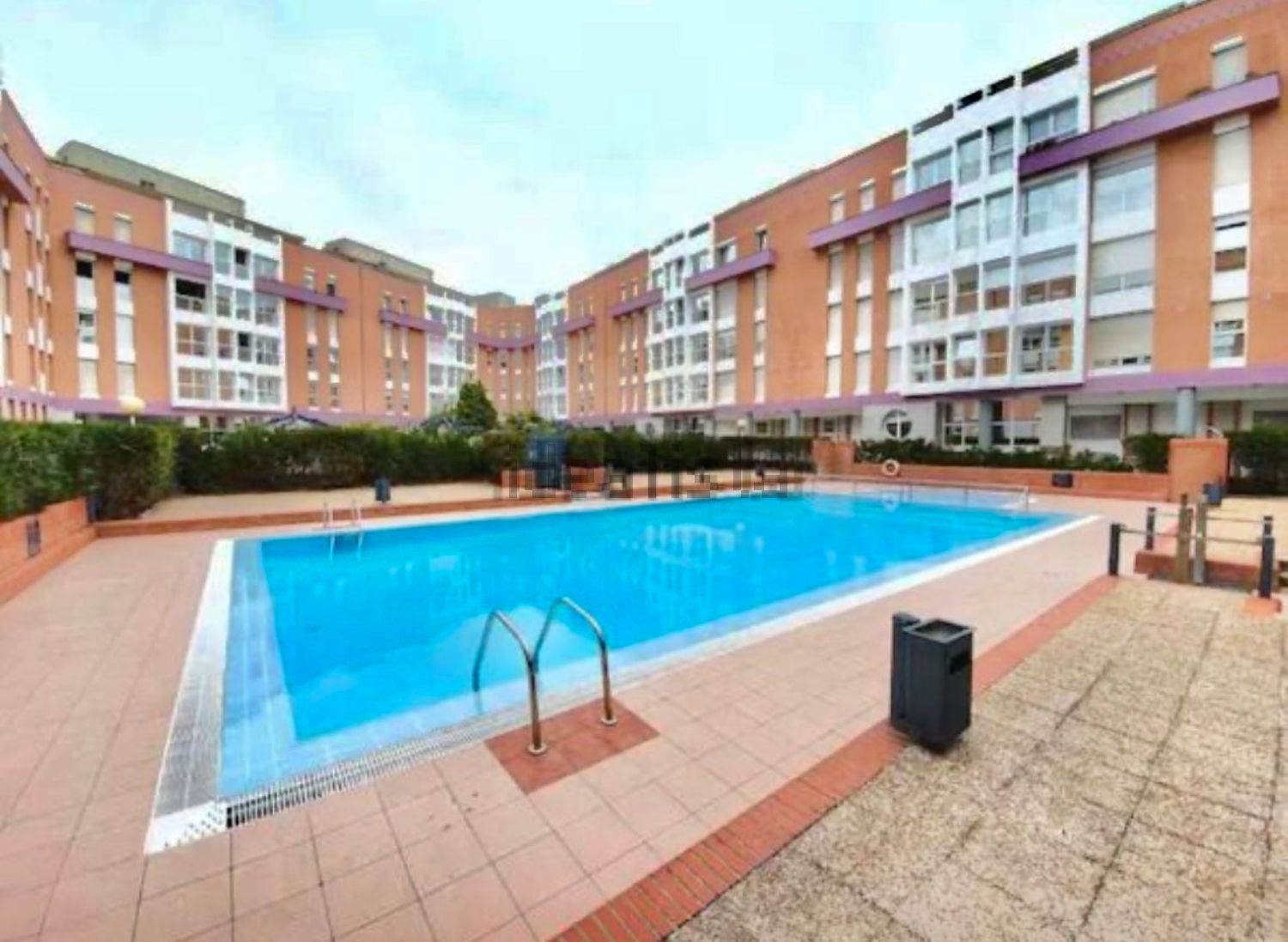 Piscina de Pis en venda en Castro-Urdiales amb Calefacció, Parquet i Forn