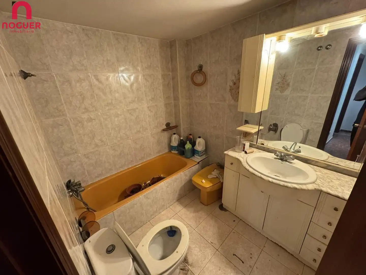 Bany de Casa o xalet en venda en Córdoba amb Terrassa i Balcó