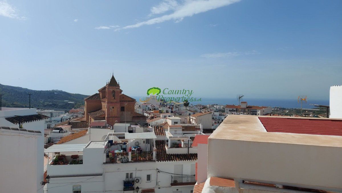 Vista exterior de Casa o xalet en venda en Torrox amb Terrassa