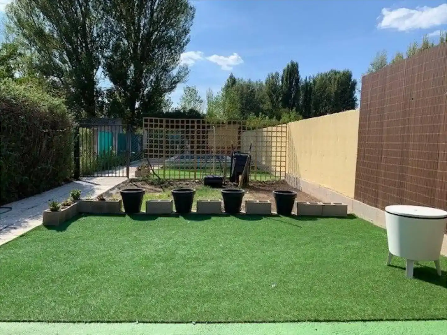 Jardín de Piso en venta en Medranda con Jardín privado, Trastero y Piscina