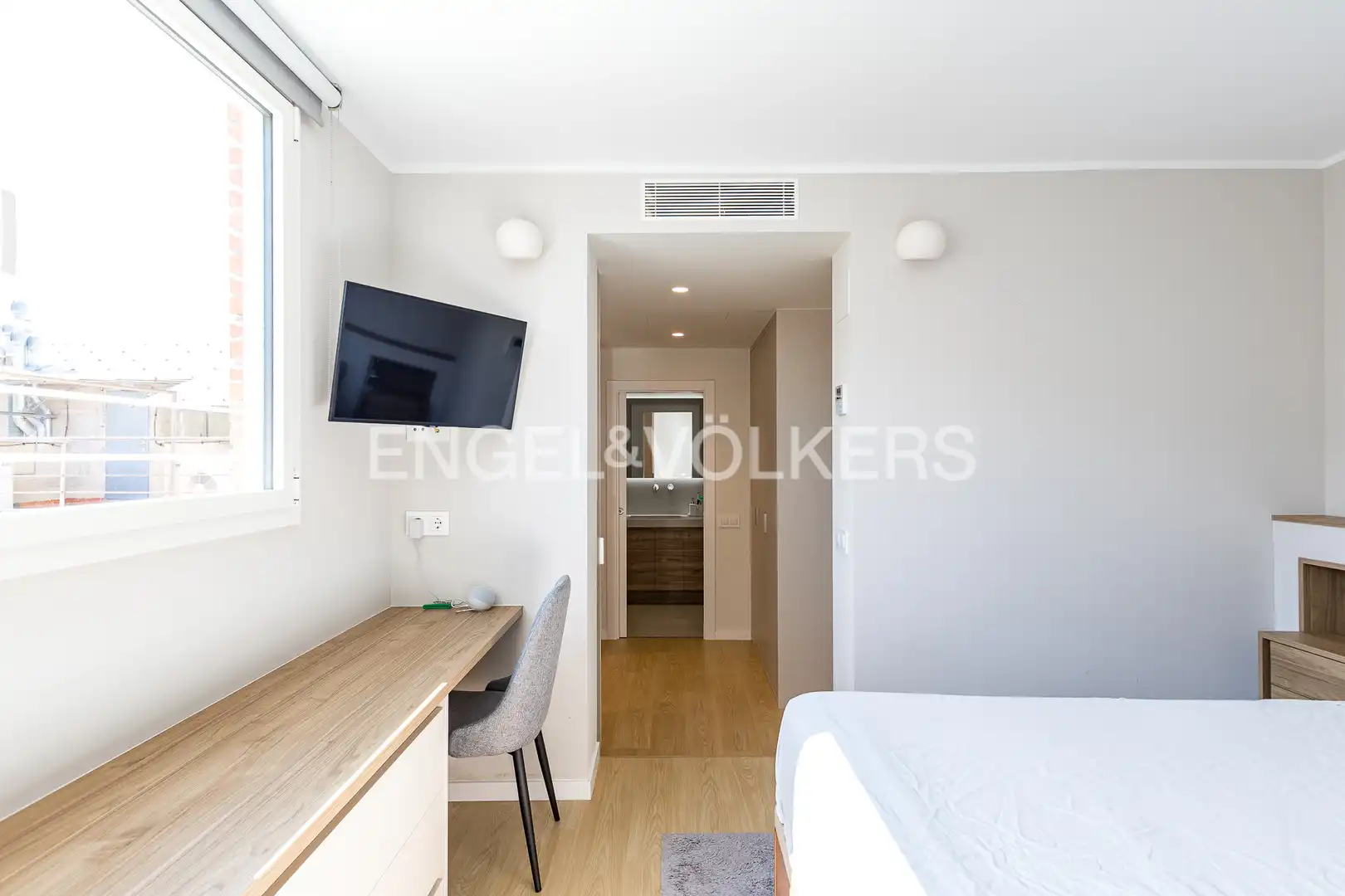 Bedroom of Attic for sale in Barcelona  with Air Conditioner, Heating and Private garden