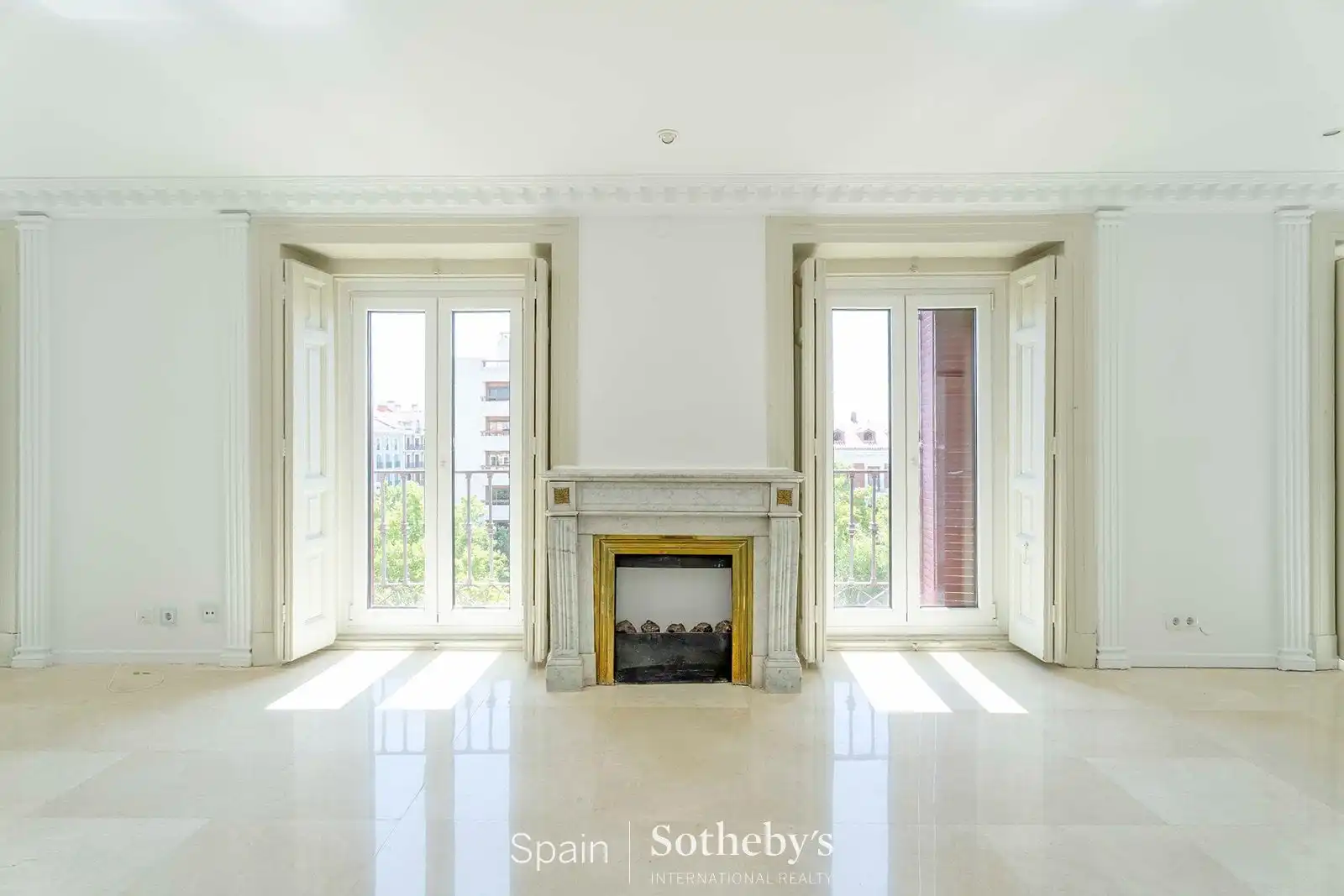 Apartament de lloguer a Plaza de Santa Bárbara, Justicia - Chueca