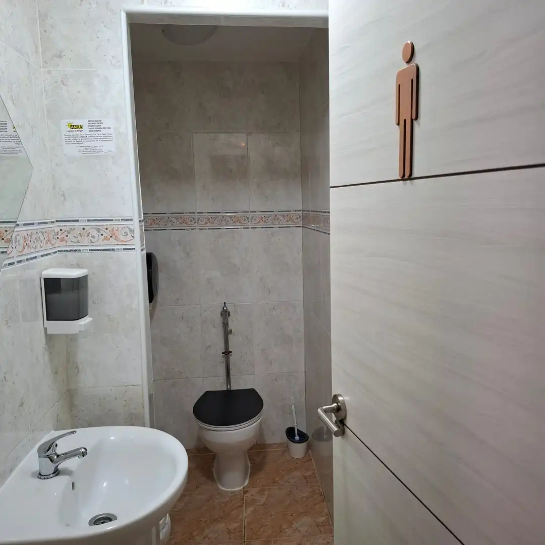 Baño de Local en venta en Azuqueca de Henares con Aire acondicionado, Calefacción y Terraza