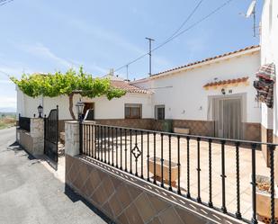Vista exterior de Finca rústica en venda en Castilléjar amb Calefacció i Jardí privat