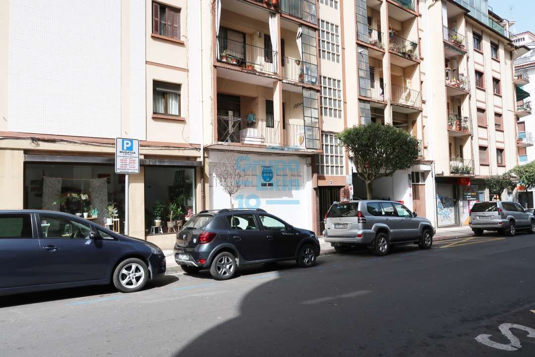 Vista exterior de Local en venta en Hernani