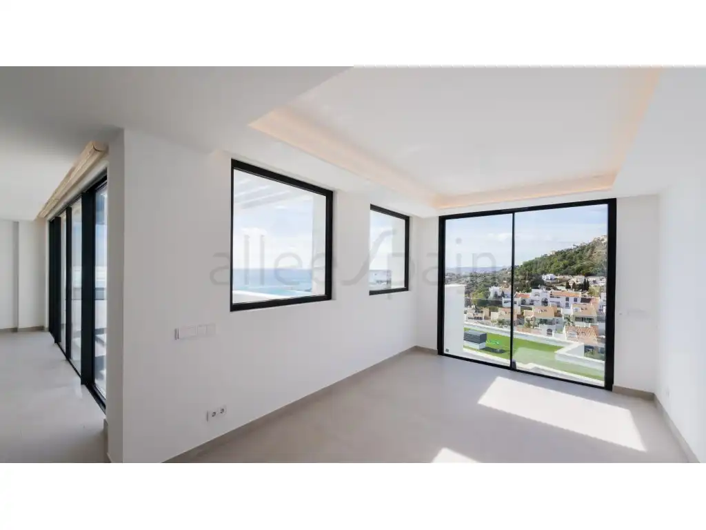 Dormitori de Casa o xalet en venda en Benalmádena amb Aire condicionat, Piscina i Piscina comunitària