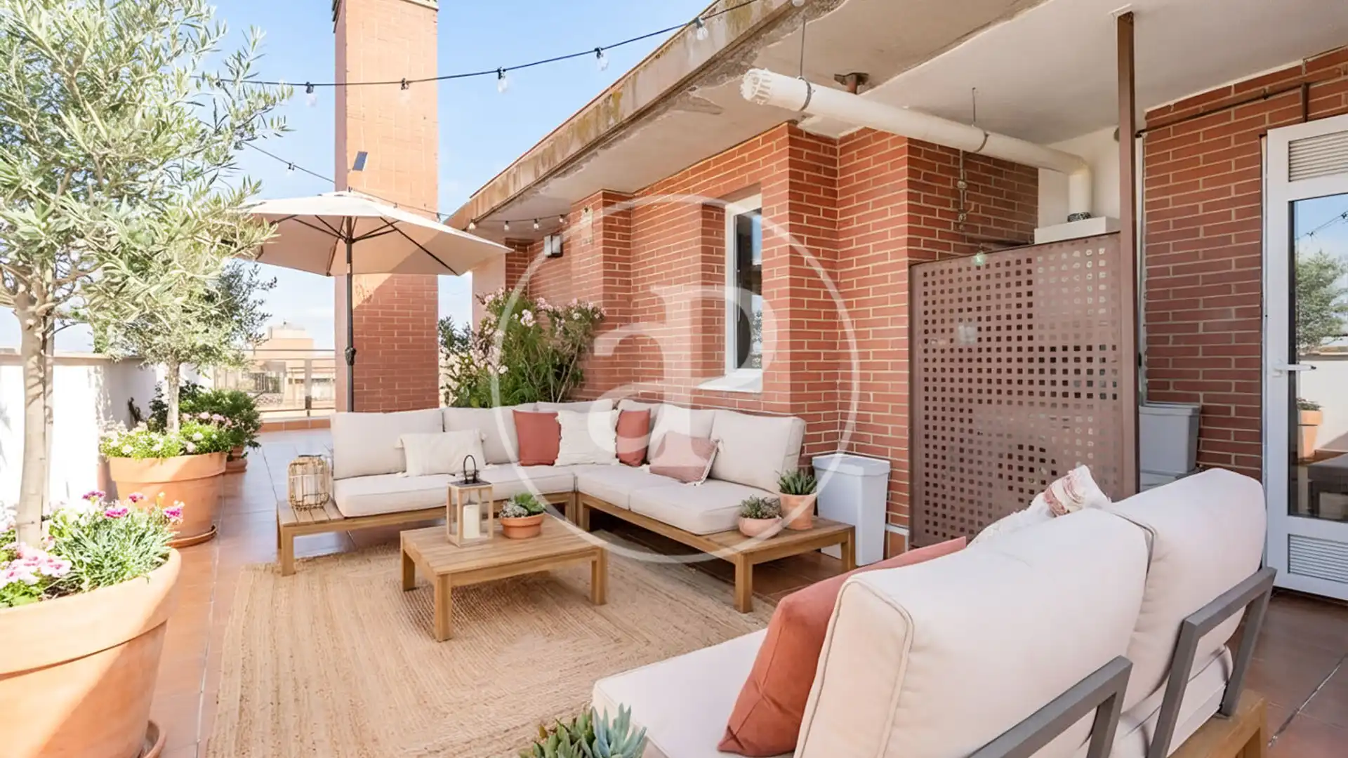 Terraza de Piso en venta en  Madrid Capital con Aire acondicionado, Calefacción y Jardín privado
