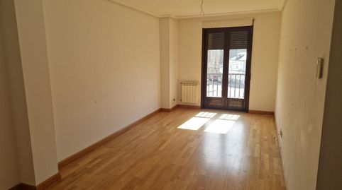 Foto 3 de Piso en venta en Zona Alta, Ponferrada