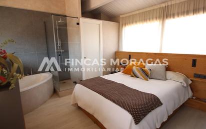 Bedroom of Single-family semi-detached for sale in Sant Cugat del Vallès  with Air Conditioner, Heating and Parquet flooring