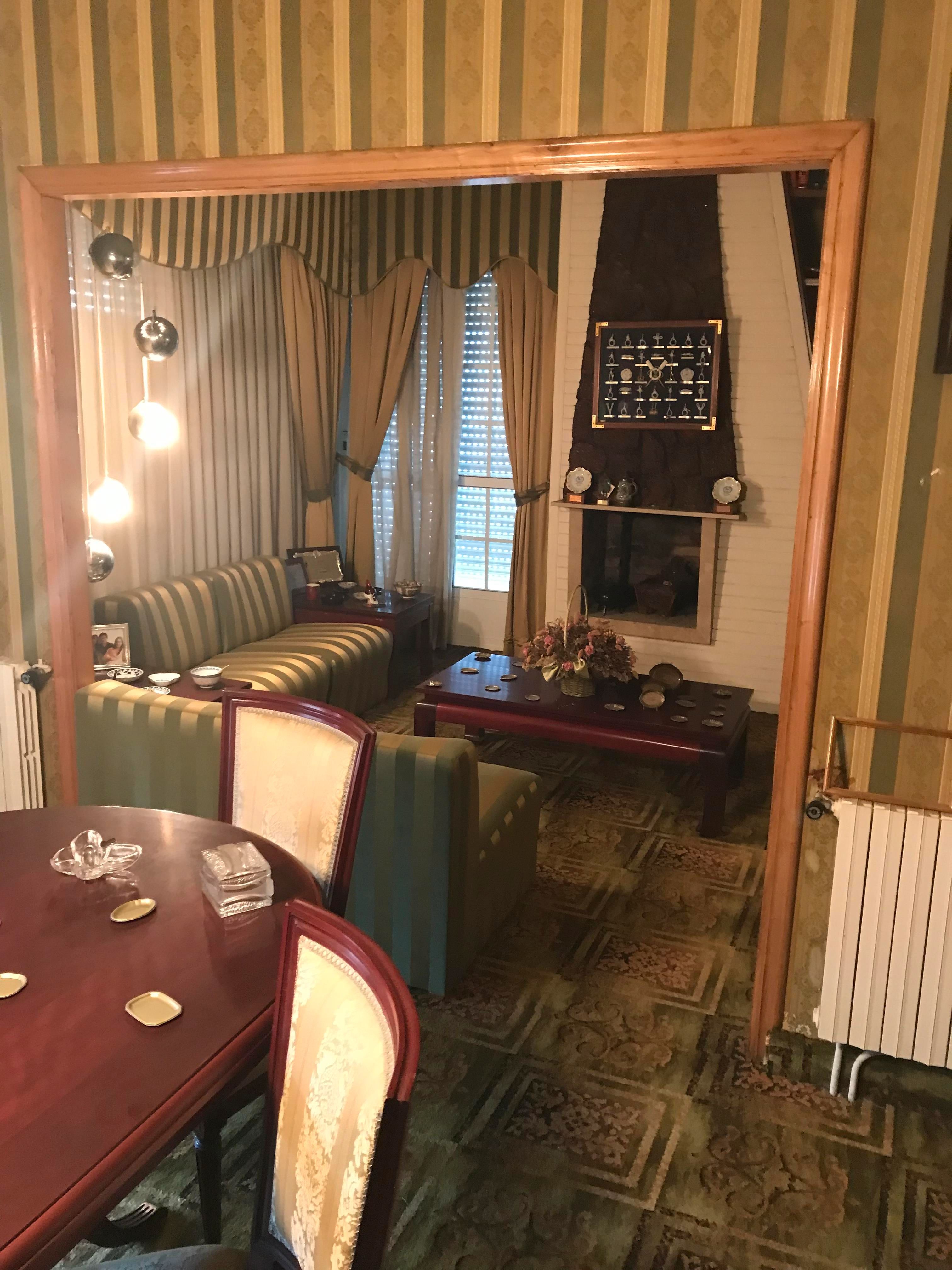 Sala d'estar de Casa o xalet en venda en Pontevedra Capital  amb Jardí privat, Terrassa i Piscina