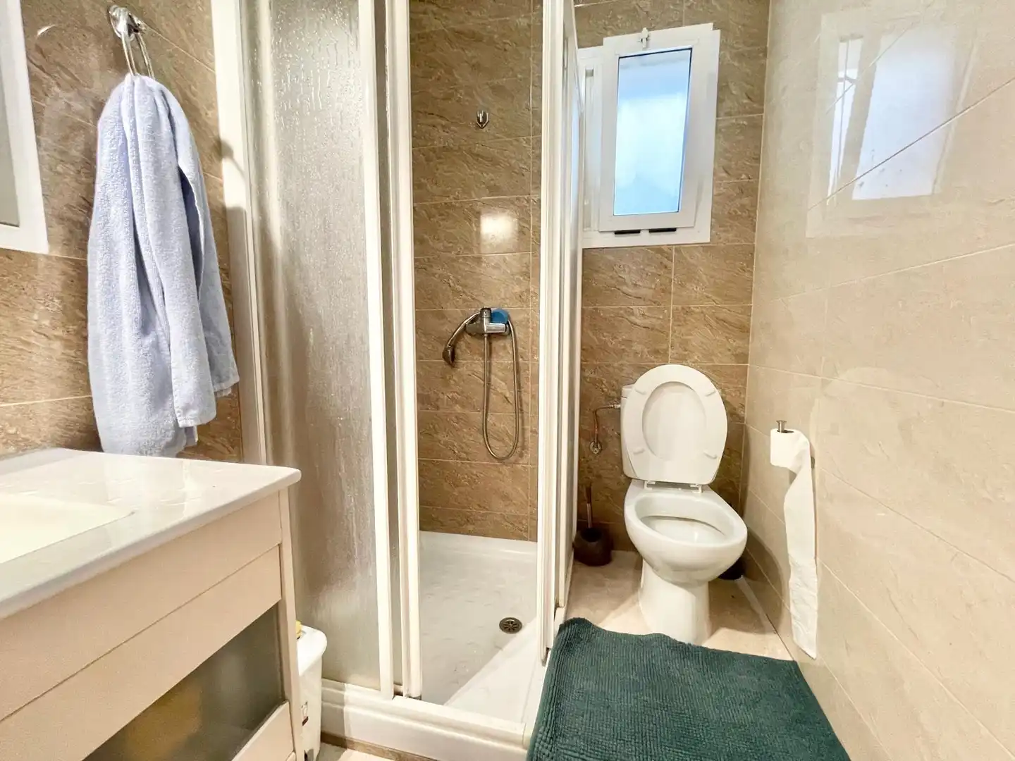 Bathroom of Apartments for rent in Torrevieja  with Air Conditioner, Heating and Furnished