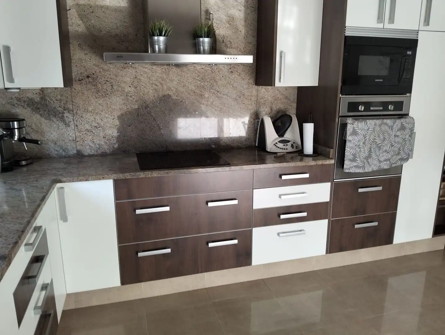 Cocina de Casa o chalet en venta en Llambilles con Aire acondicionado, Calefacción y Jardín privado