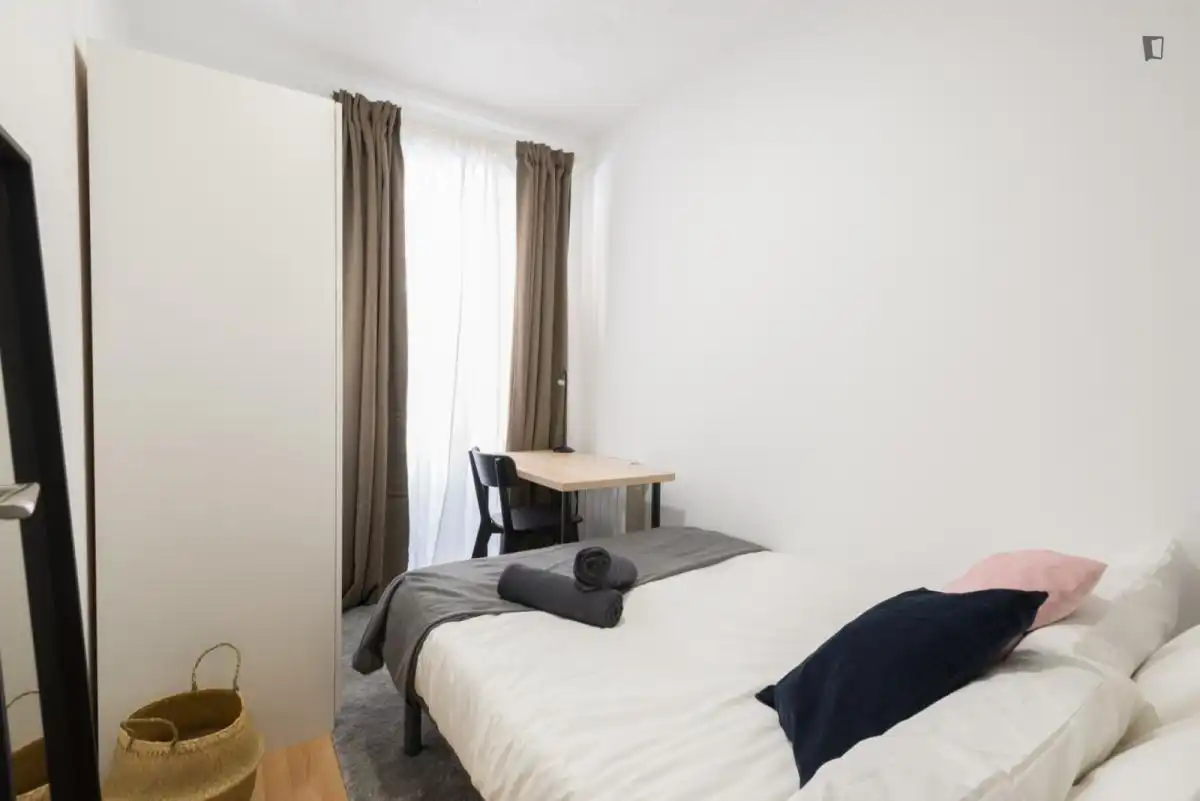 Habitación en Cortes - Huertas