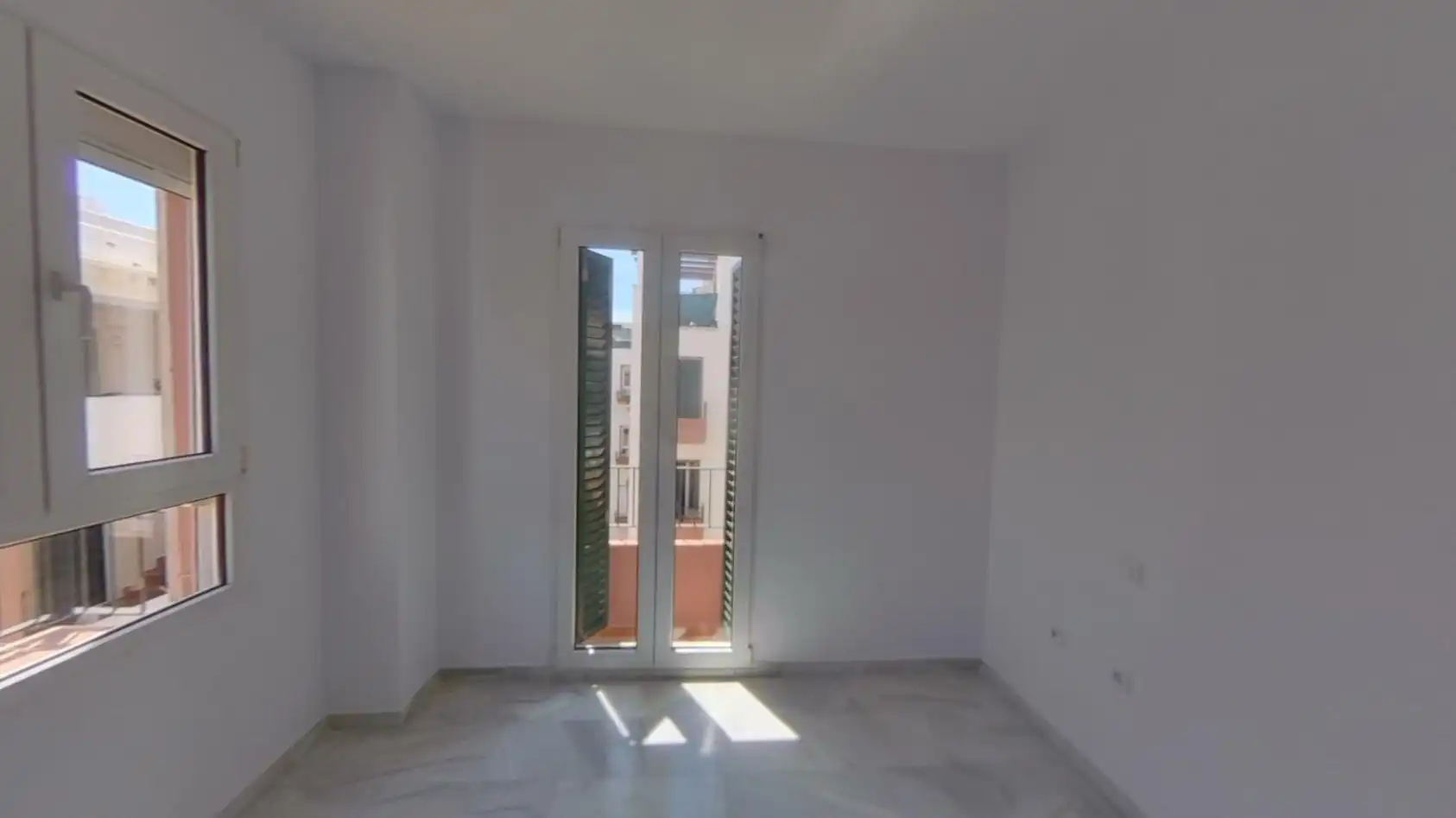 Habitación de Piso en venta en Benalmádena con Trastero y Piscina