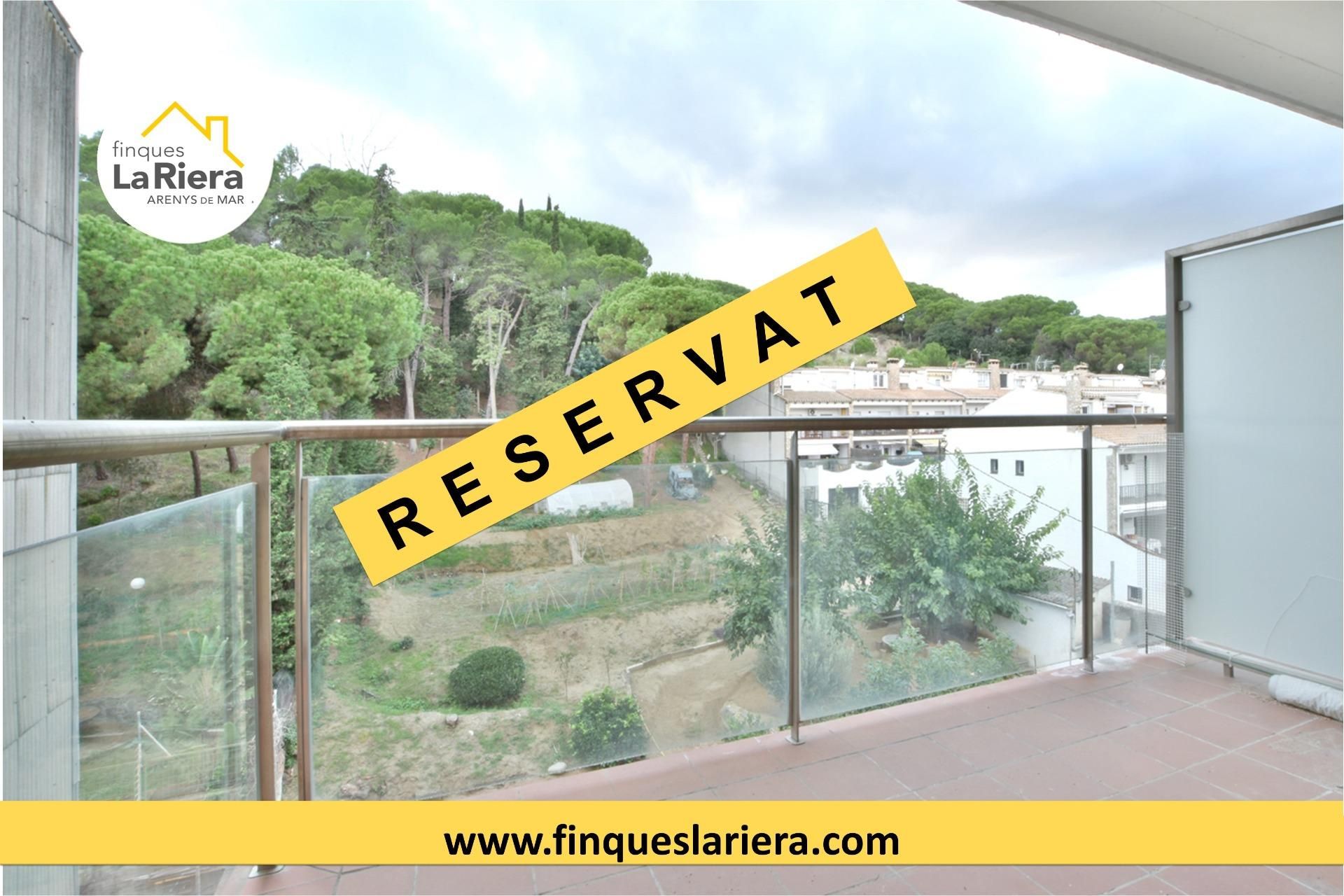 Vista exterior de Piso en venta en Arenys de Mar con Aire acondicionado, Parquet y Terraza