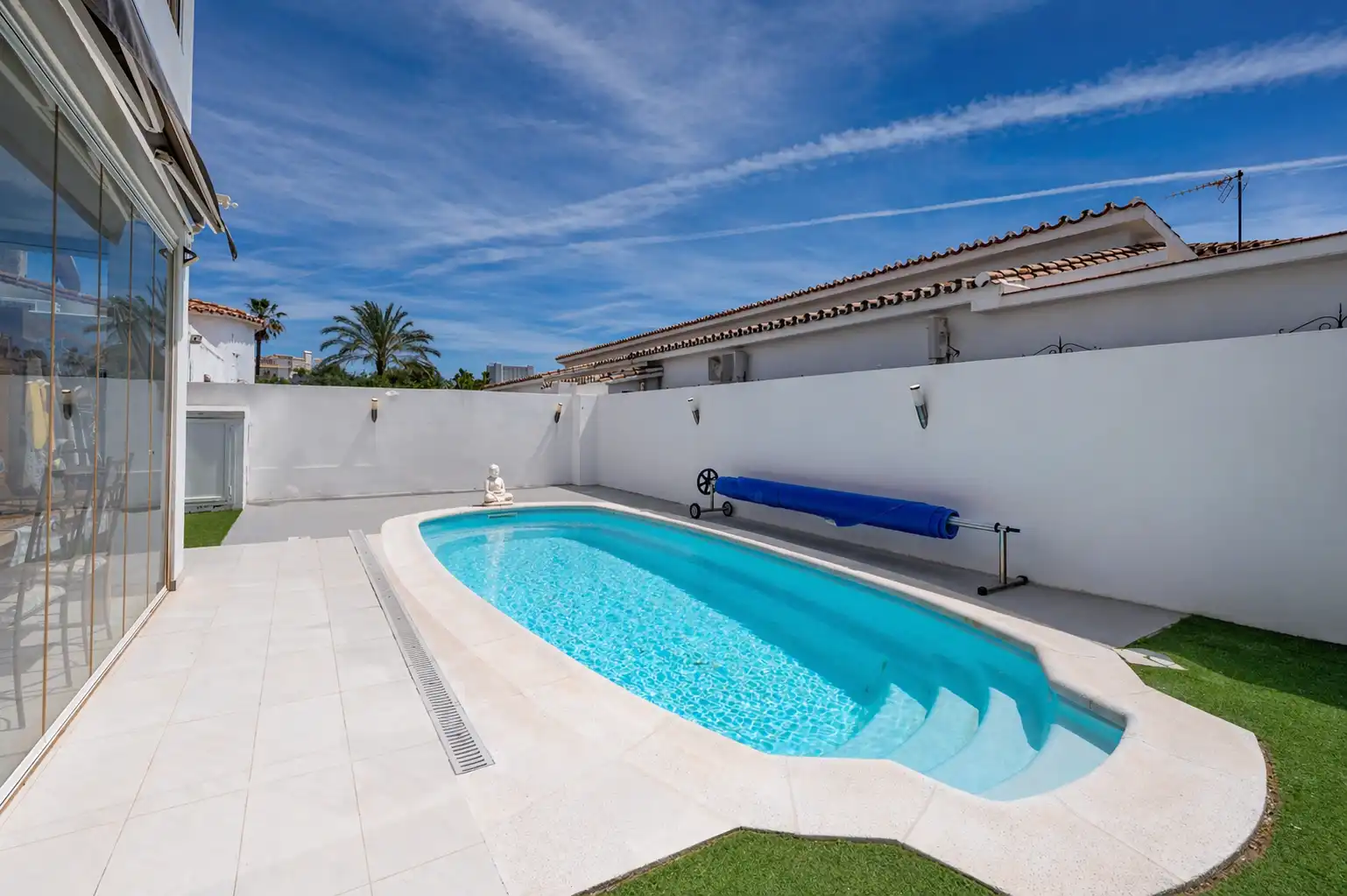 Swimming pool of Houses for sale in Estepona  with Air Conditioner, Private garden and Terrace