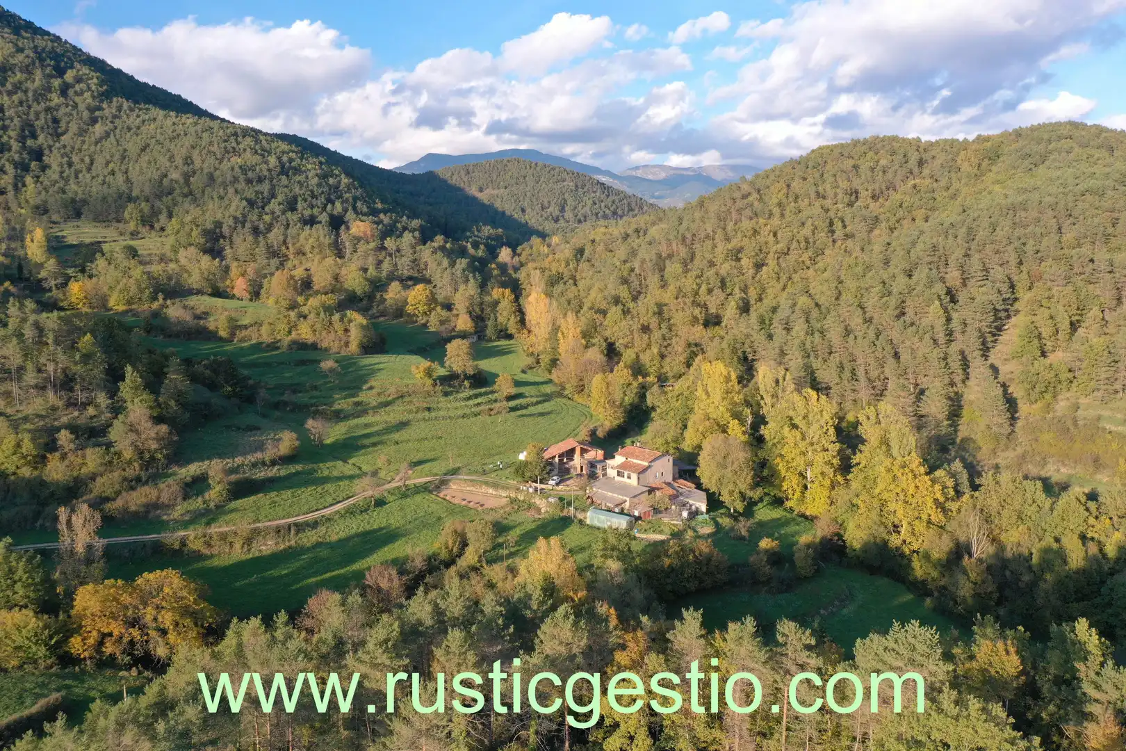 Vista exterior de Finca rústica en venta en Ripoll con Jardín privado, Terraza y Trastero