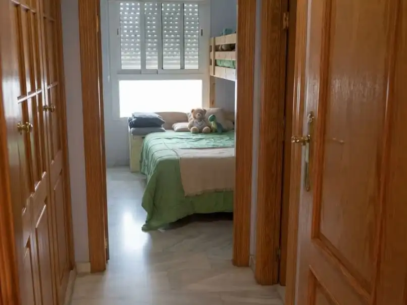 Dormitori de Pis de lloguer en Mijas amb Aire condicionat, Terrassa i Moblat