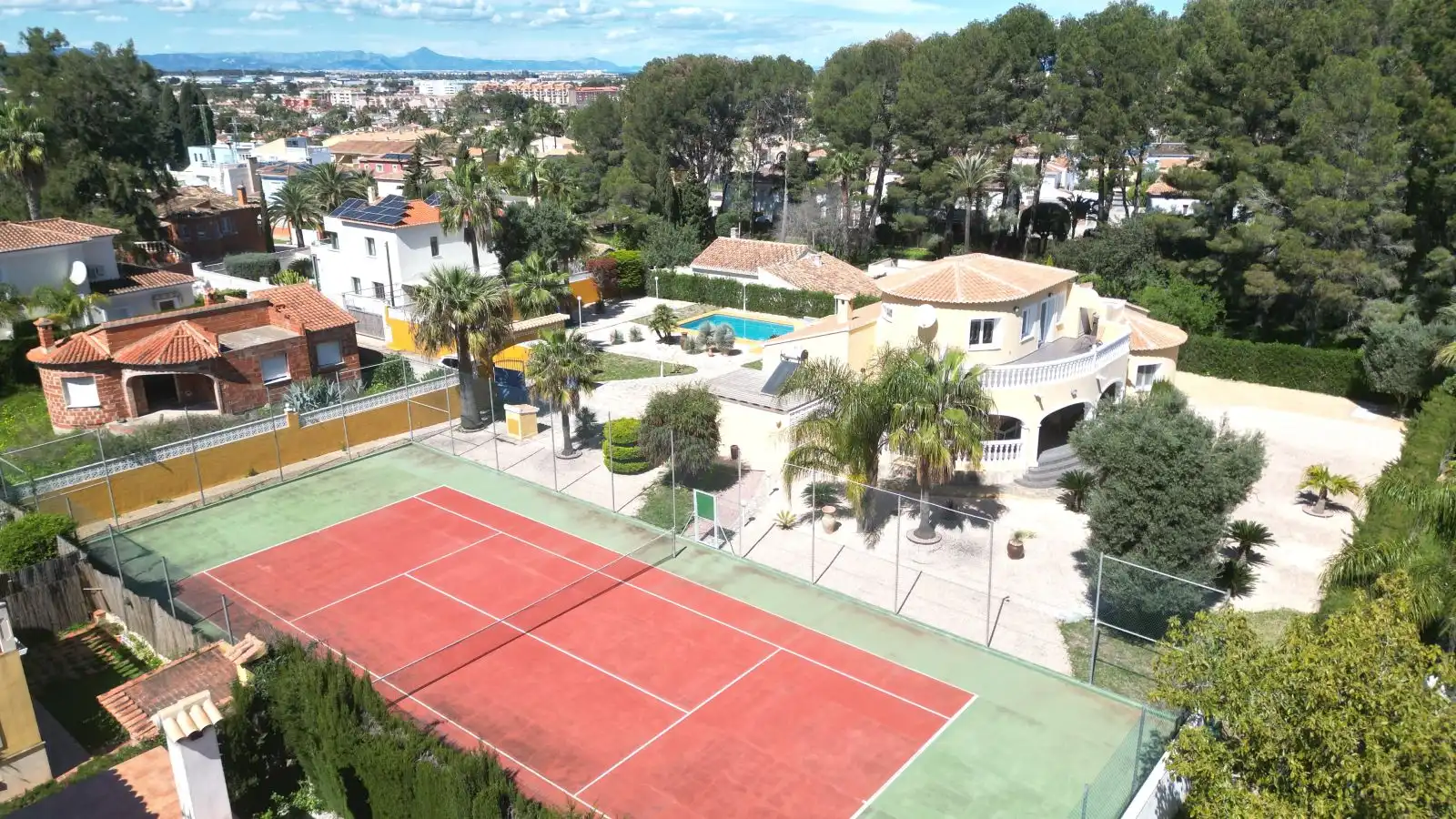 Chalet con piscina en venta en El Montgó, imagen 3