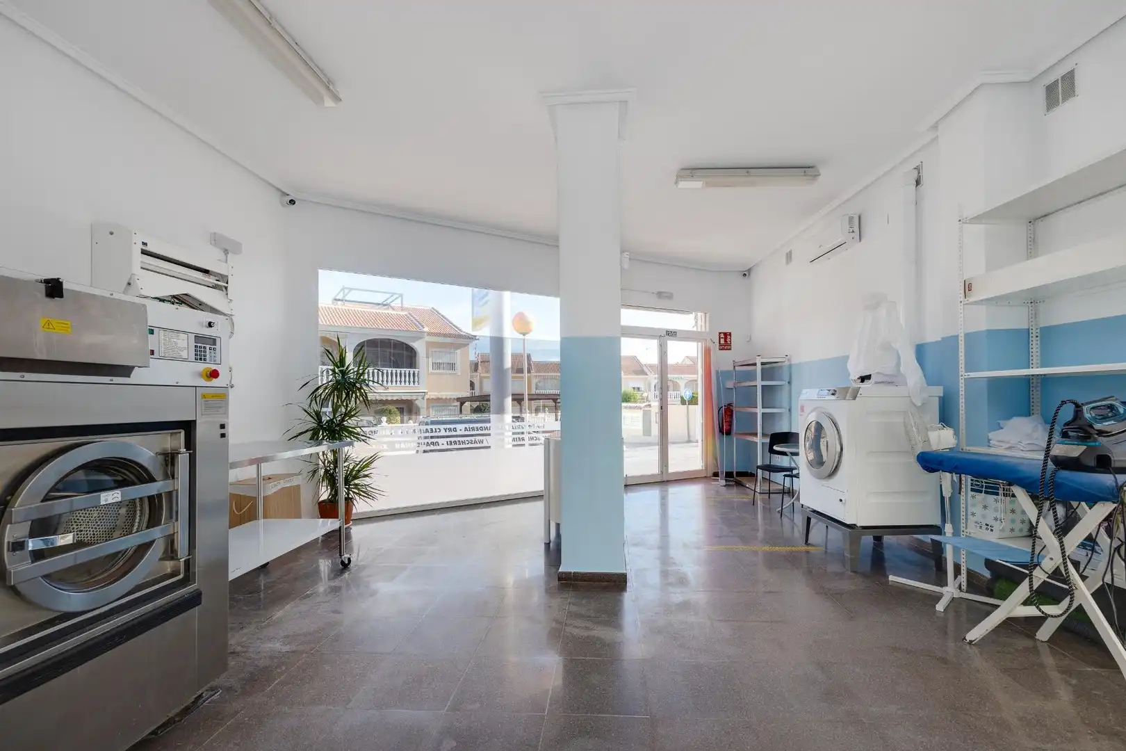 Commercial properties for sale in Doña Pepa
