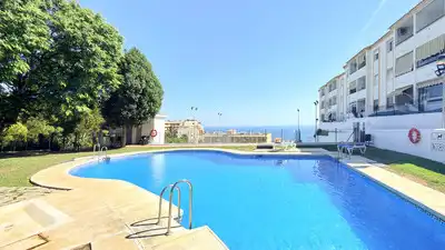 Penthouse with pool for sale in Arroyo de la Miel