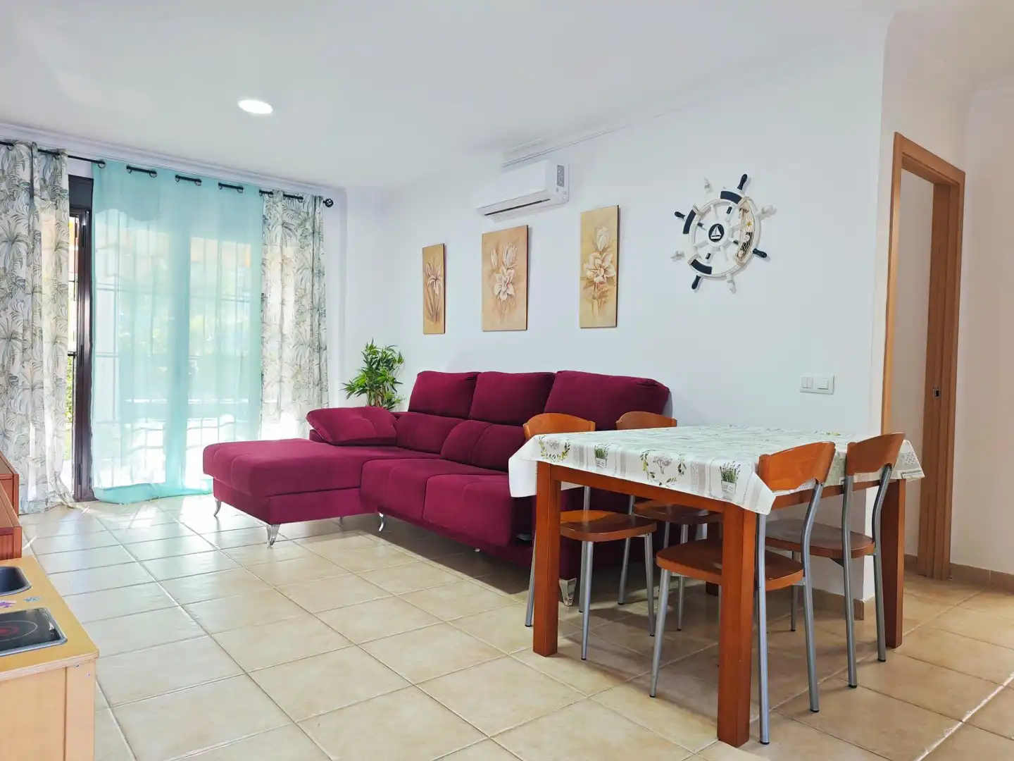 Sala de estar de Apartamento en venta en Chiclana de la Frontera con Jardín privado, Terraza y Piscina comunitaria